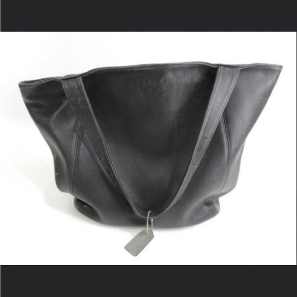 Authentic Coach- leather tote. Lexington Collection. - Picture 2 of 5